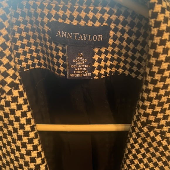 Houndstooth blazer from Ann Taylor with 3 front buttons, size 12, EUC - Picture 2 of 5
